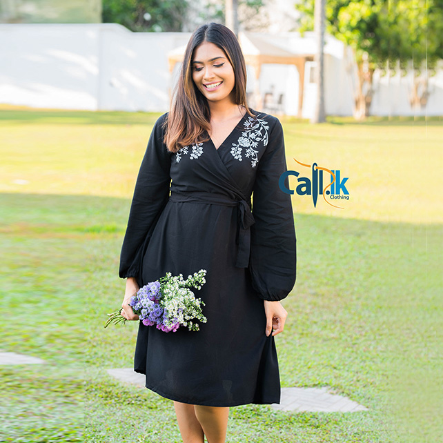 NOIRE EMBROIDERY DRESS